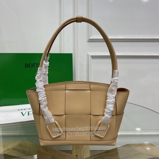 Bottega veneta高端女包 KF009 寶緹嘉爆款THE 杏仁色 ARCO編織款平紋牛皮手提包  BV經典款蝙蝠包  gxz1125